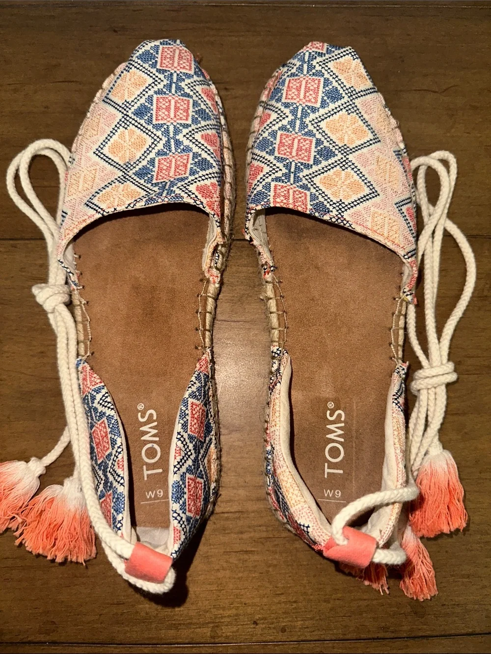 TOMS Katalina Geo Embroidered Espadrilles Flats, Size 9